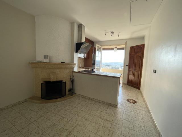 SOLLIES VILLE T2 VUE EXCEPTIONNELLE AVEC BALCON