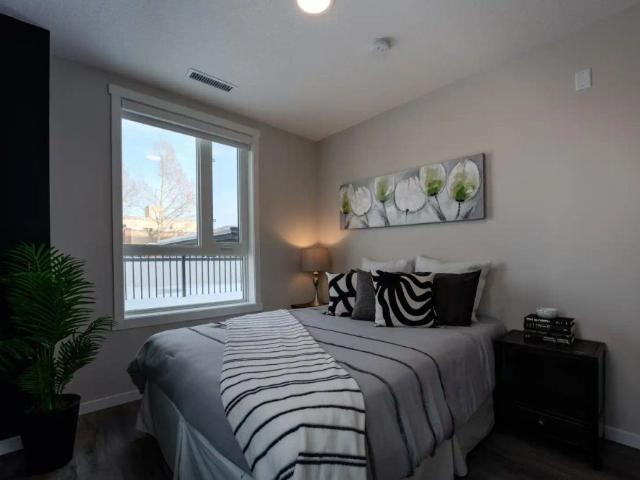 Solo on 4th — 2 Bed