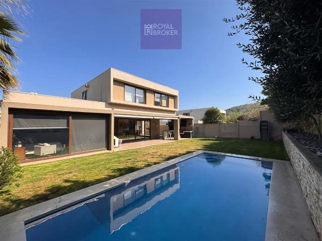 Sólo Arriendo Con Compra O Venta, No Perimetral, 5 Dorm