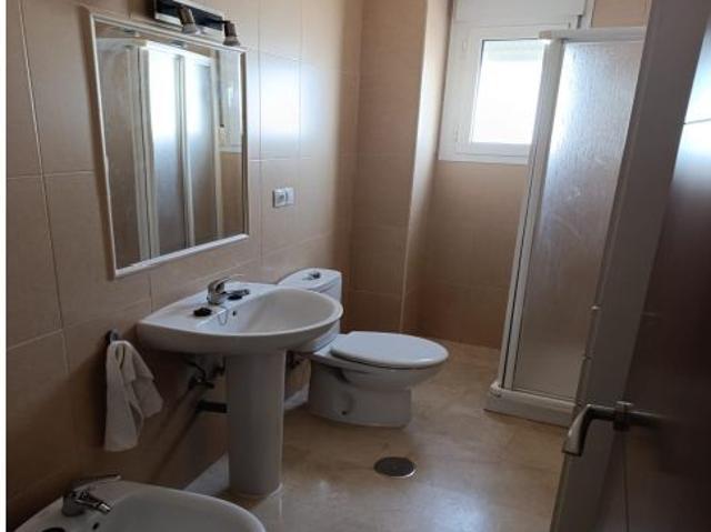 ¡ SOLO CONTRATOS TEMPORALES! Apartamento atico zona Avda. Antonio Mairena