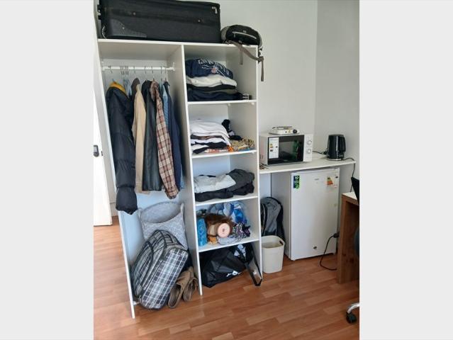 Solo UNIVERSITARIOS.ARRIENDO PIEZA METRO BILBAO.Amoblada.Baño exclusivo.$400.000 sin garantia.Entreg