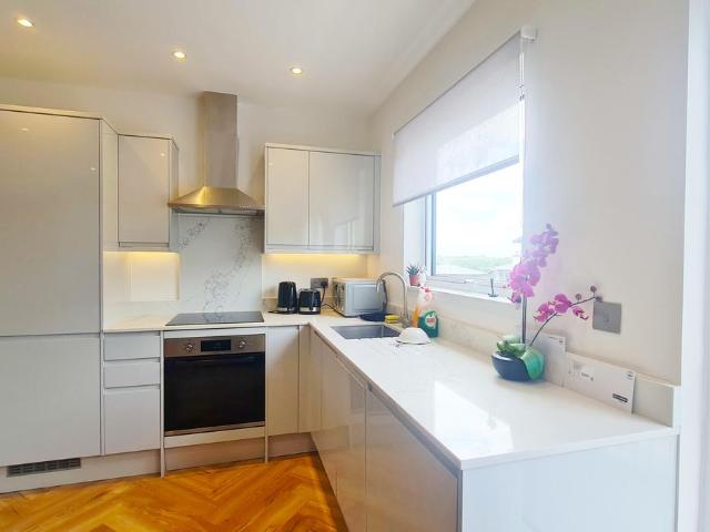 Solomons Hill, Rickmansworth, Hertfordshire WD3, 2 bed flat to rent, £1,800 pcm | PrimeLocation
