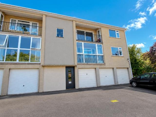 Solsbury Way, Bath BA1, 2 bed flat to rent, £1,550 pcm | PrimeLocation