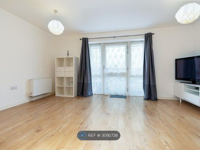 Sopwith House, Feltham TW13, 2 bed flat to rent, £1,600 pcm | PrimeLocation