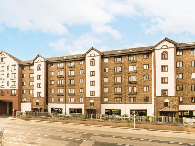 Sopwith Way, Kingston Upon Thames KT2, 2 bed flat to rent, £1,795 pcm | PrimeLocation