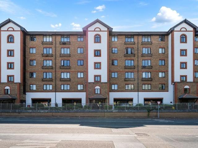 Sopwith Way, Regents Court Sopwith Way KT2, 2 bed flat to rent, £1,750 pcm | PrimeLocation