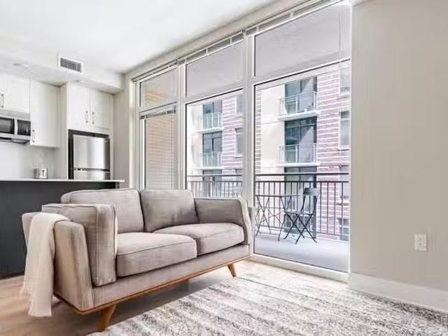 Sophia Bethesda, 4924 Saint Elmo Ave, Woodmont Triangle Stud.