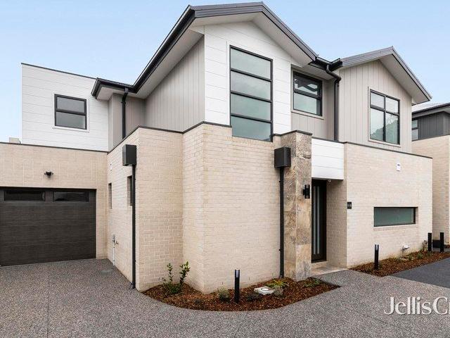 Sophisticated New Coastal Home Just Moments from the Foreshore