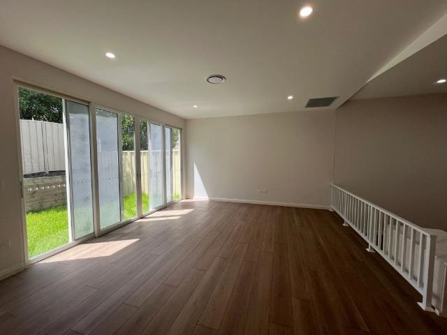 Sophisticated New Duplex Offering Space & Lifestyle