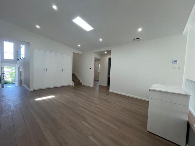 Sophisticated New Duplex Offering Space & Lifestyle