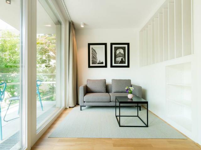 Sophisticated new studio including bathtub, balcony and lift