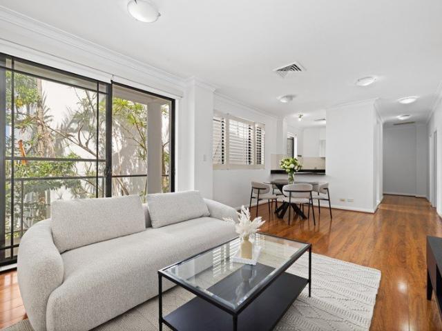 Sophisticated oversized boutique apartment within prized Vue Point