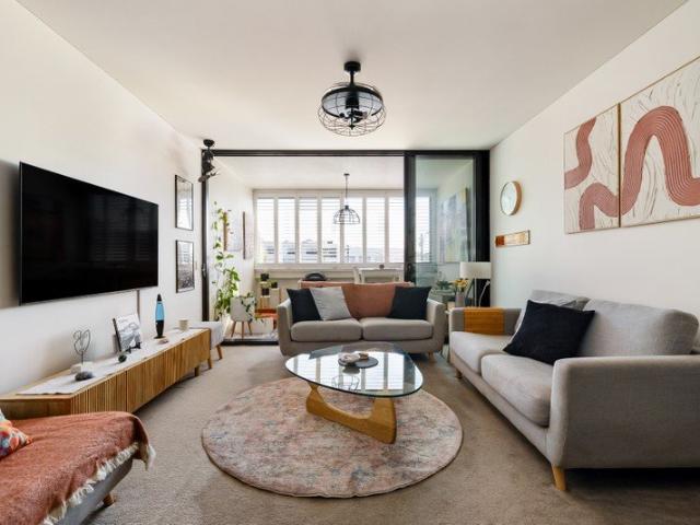Sophisticated one bedder in enviable complex