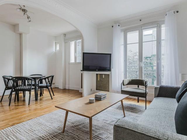 Sophisticated One Bedroom in Jardin des Plantes, Paris Amsterdam Apartments for Rent