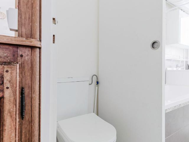 Sophisticated One Bedroom in Jardin des Plantes, Paris Amsterdam Apartments for Rent