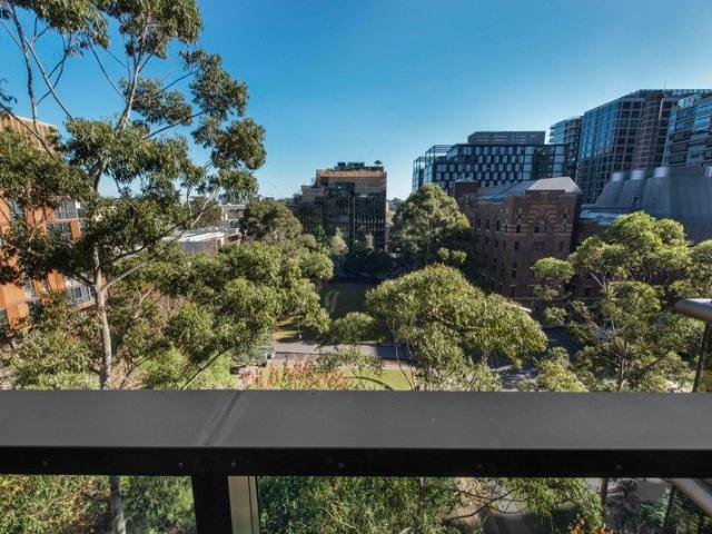 Sophisticated One Central Park Apartment With Resort Amenities And Park Views