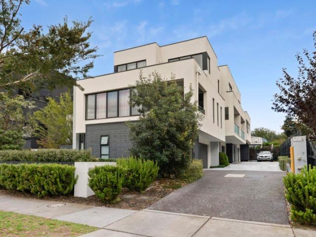 Sophisticated and Practical Living