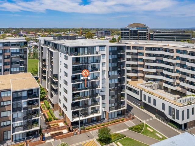 Sophisticated apartment with an in/outdoor design just 220m from Penrith Station