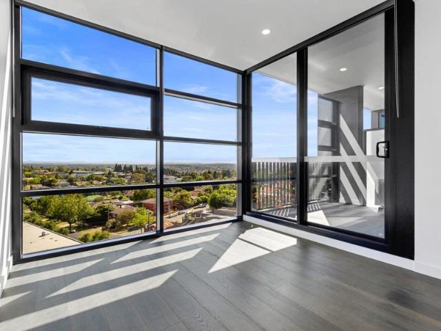 Sophisticated Apartment in the New Ivanhoe Gardens