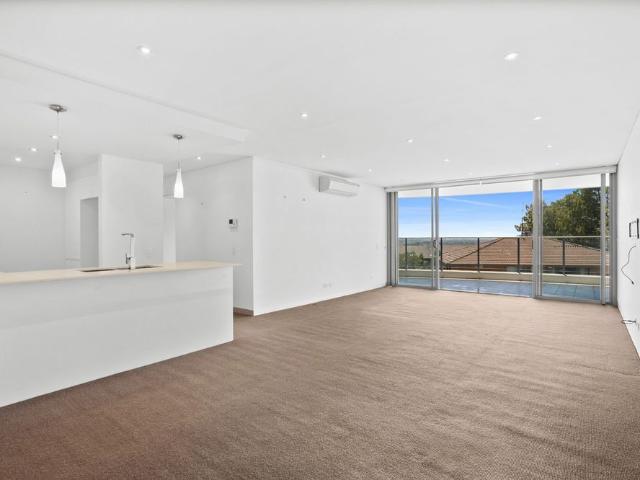 DEPOSIT RECEIVED, INSPECTION CANCELLED | Sophisticated Apartment Living in Prime Wollongong Location
