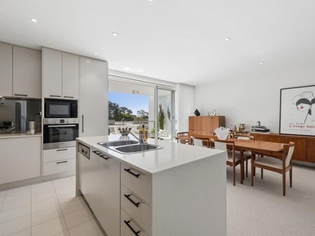 Sophisticated Apartment Living in the Heart of Caringbah