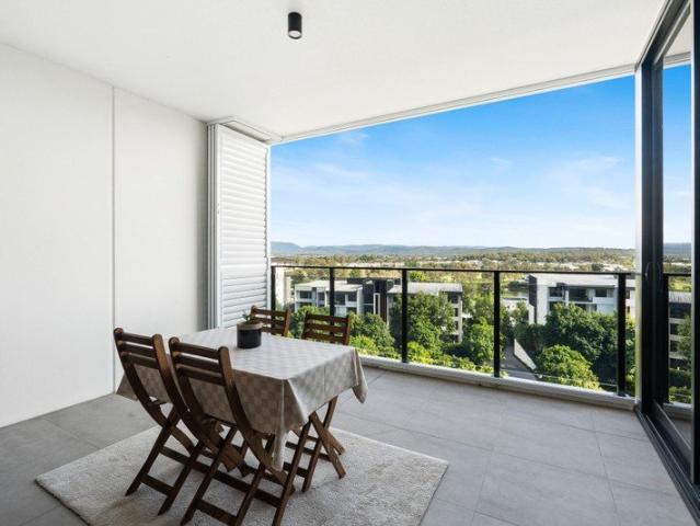 Sophisticated Apartment Living with Golf Course & Mountain Views