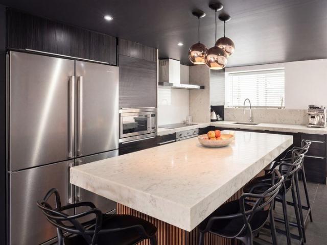 Renovated 2 Bedroom Apartment, Ready for New Owners!