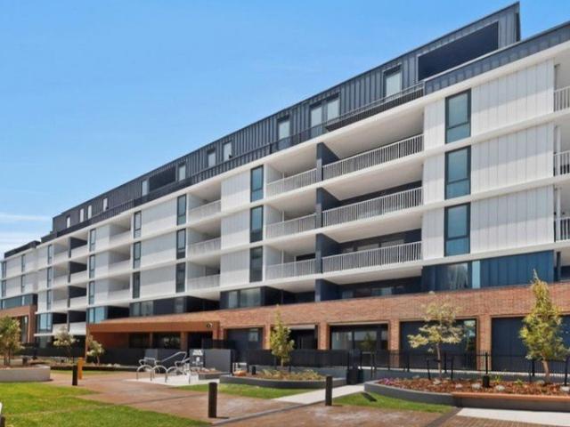 Sophisticated Bayside Apartment Living