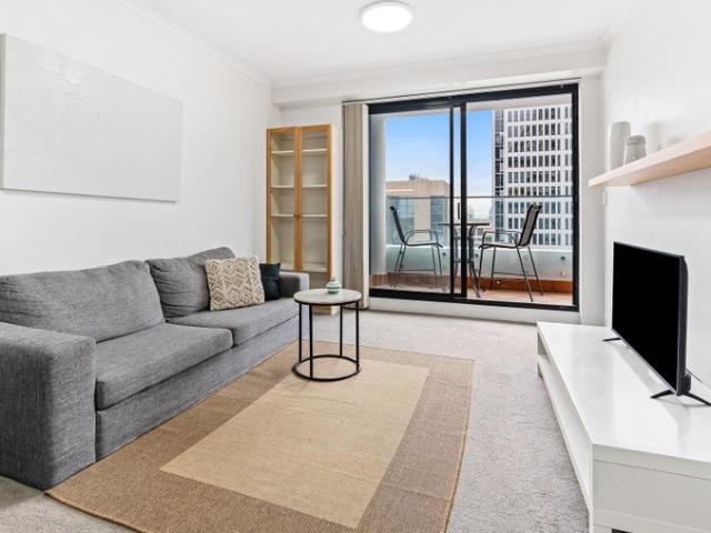 Sophisticated CBD Living in an Unbeatable Location