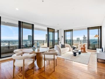 Sophisticated CBD Living with Spectacular Skyline Views