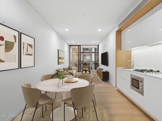 Sophisticated City Apartment in Landmark 'Duo' Building