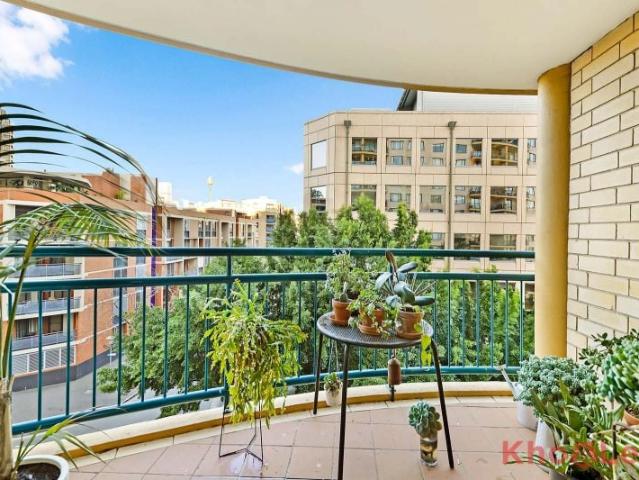 Sophisticated City Fringe Living in the Heart of Pyrmont