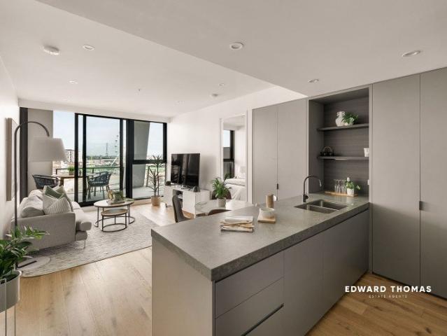 Sophisticated City Living with Expansive Entertaining and Views