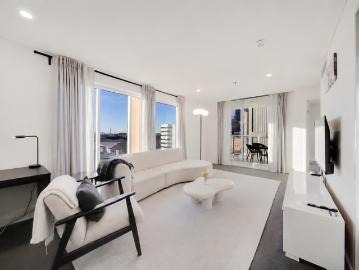 Sophisticated City Living with Iconic North Facing Views