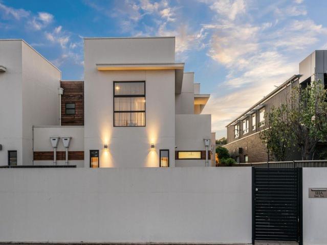 CONTACT AGENTS TO ARRANGE VIEWING!