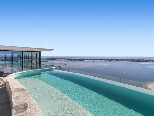 Sophisticated Coastal Living Bright & Spacious 2 Bedroom Apartment