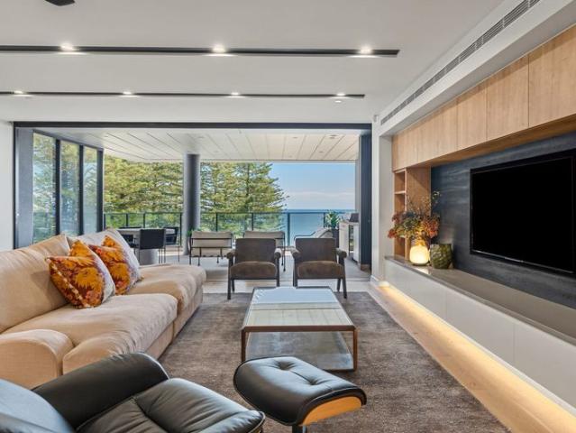 Sophisticated Coastal Living in the Heart of Rainbow Bay