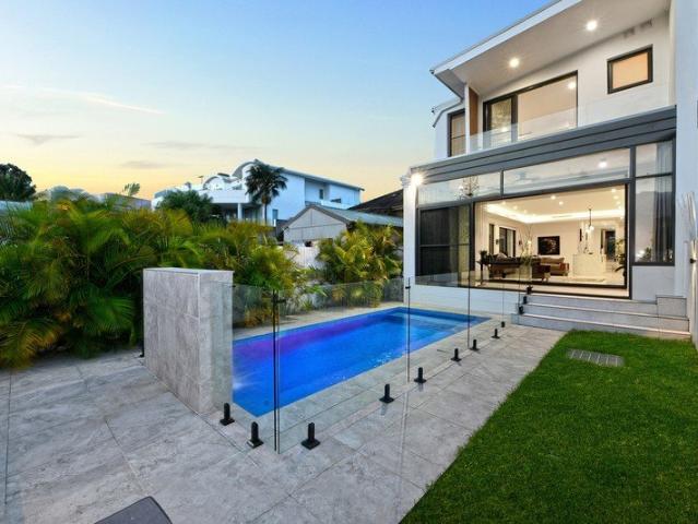 Sophisticated Coastal Living With Resort Inspired Entertaining