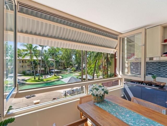 Sophisticated coastal retreat with all weather entertaining