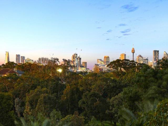 Sophisticated Dual Level Residence Delivering Space, Light and Exceptional Lifestyle Amenity