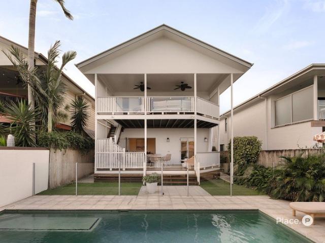 Sophisticated Dual Living Luxury with Iconic Racecourse Views