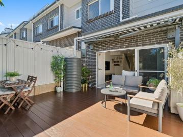 Sophisticated Design with Outdoor Entertaining