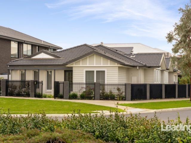 Sophisticated Ex Display Living in the Prestigious Redstone Estate