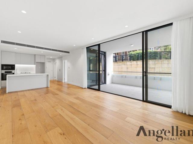 Sophisticated Executive Apartment in Upmarket Pymble Position