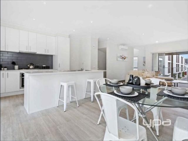 Sophisticated Easy Living in the Heart of Mornington