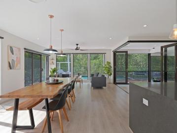 Sophisticated Family Entertainer with Reserve Outlook