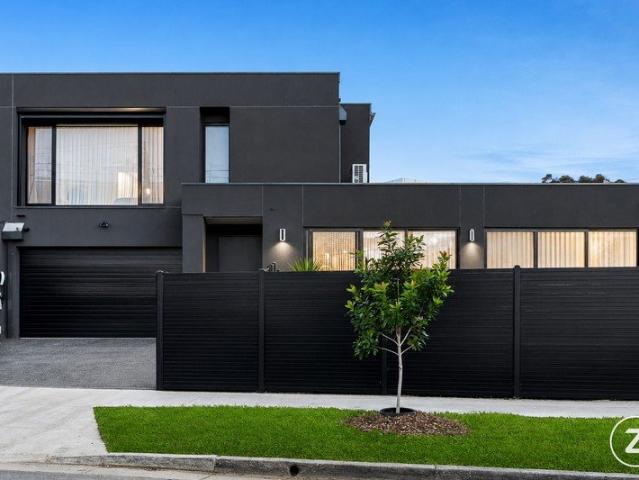 Sophisticated Family Excellence in a Prime Bentleigh Setting
