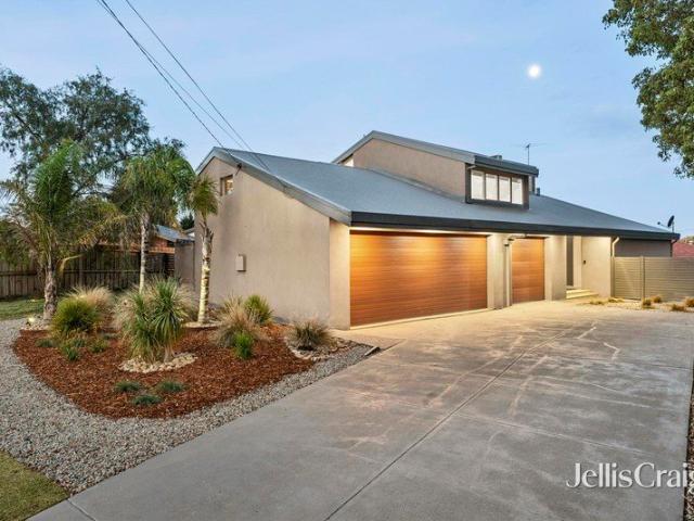 Sophisticated Family Excellence with Resort Style Entertaining