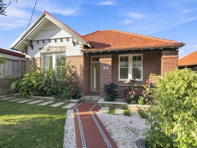 Sophisticated Family Home on 582sqm with nothing to spend, ready to move in!