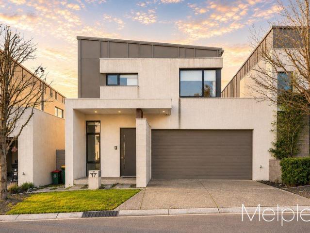 Sophisticated Family Living Blending Comfort and Convenience